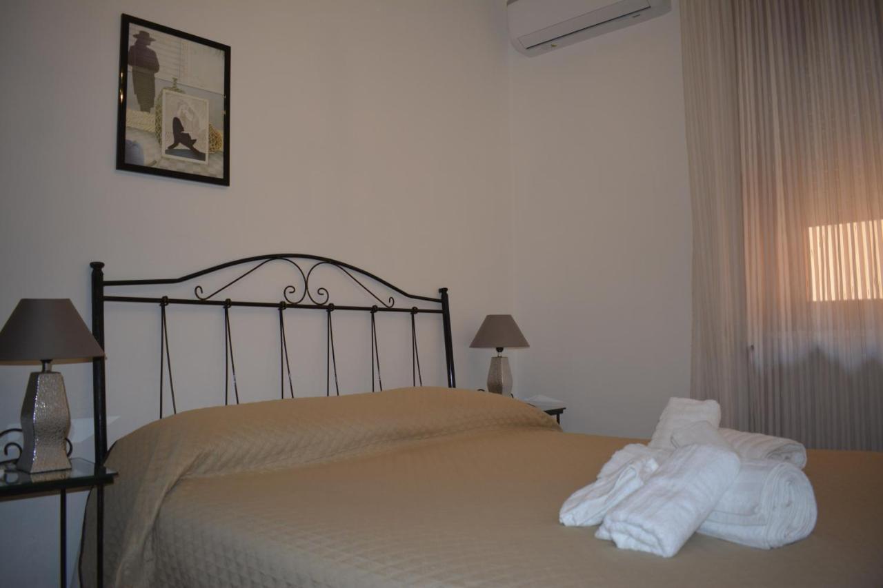 Casa Vacanza Pietro E Nina レッチェ エクステリア 写真